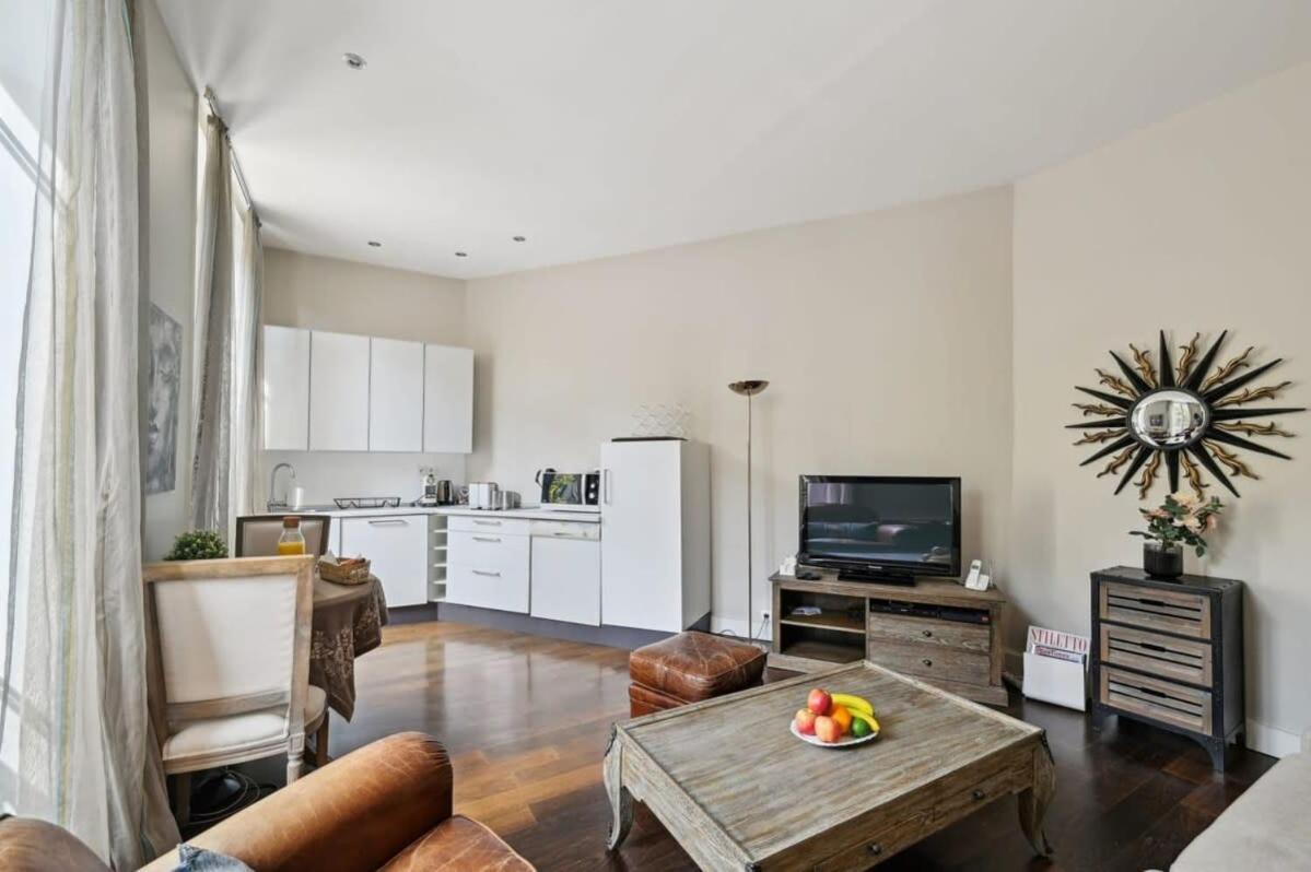 1Br Champs-Elysees - Cityapartmentstay Paris Exteriör bild